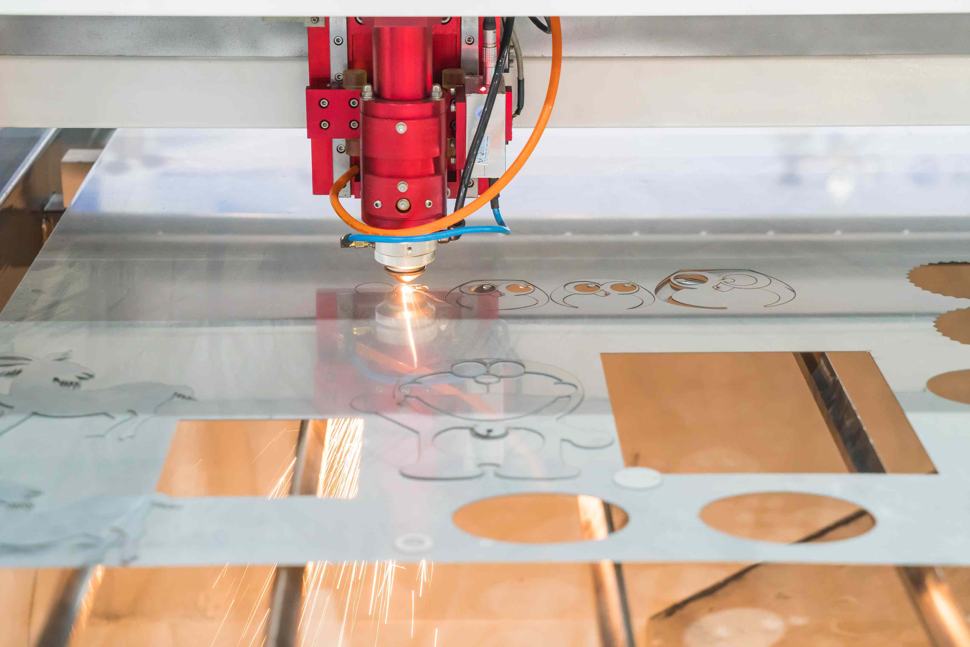laser-cutting-machine